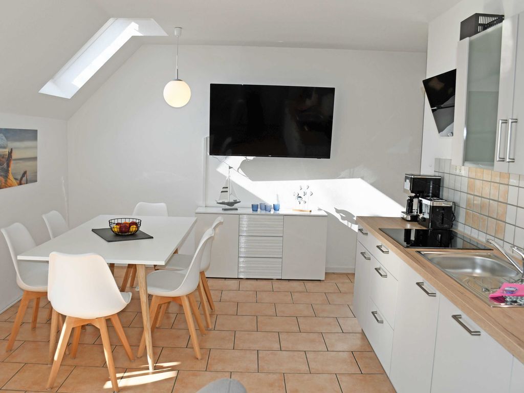 02 Fereinwohnung mit Terasse OG Dranske - schöne Ferienwohnungen in Dranske auf dem Windland! detail 4