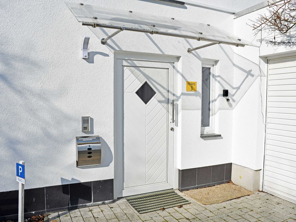 03 Fereinwohnung mit Terrasse EG/OG Dranske - schöne Ferienwohnungen in Dranske auf dem Windland! detail 1