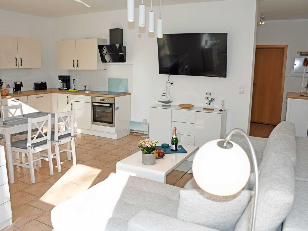 01 Fereinwohnung mit Terrasse EG Dranske - schöne Ferienwohnungen in Dranske auf dem Windland! detail 1