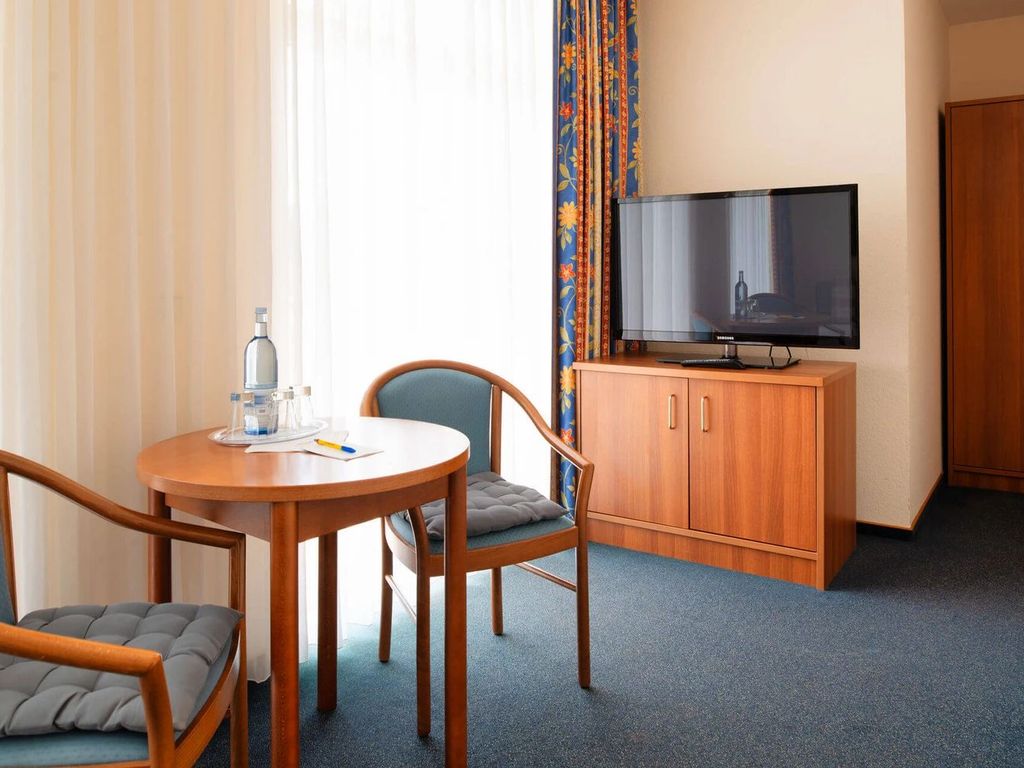 Einzelzimmer mit Balkon 214