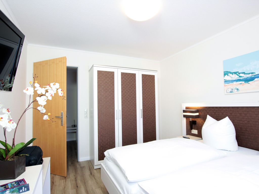 2-Raum-Ferienwohnung mit Balkon 438 - Park-Ferienwohnungen Ostseebad Sellin 500 m zum Strand detail 1