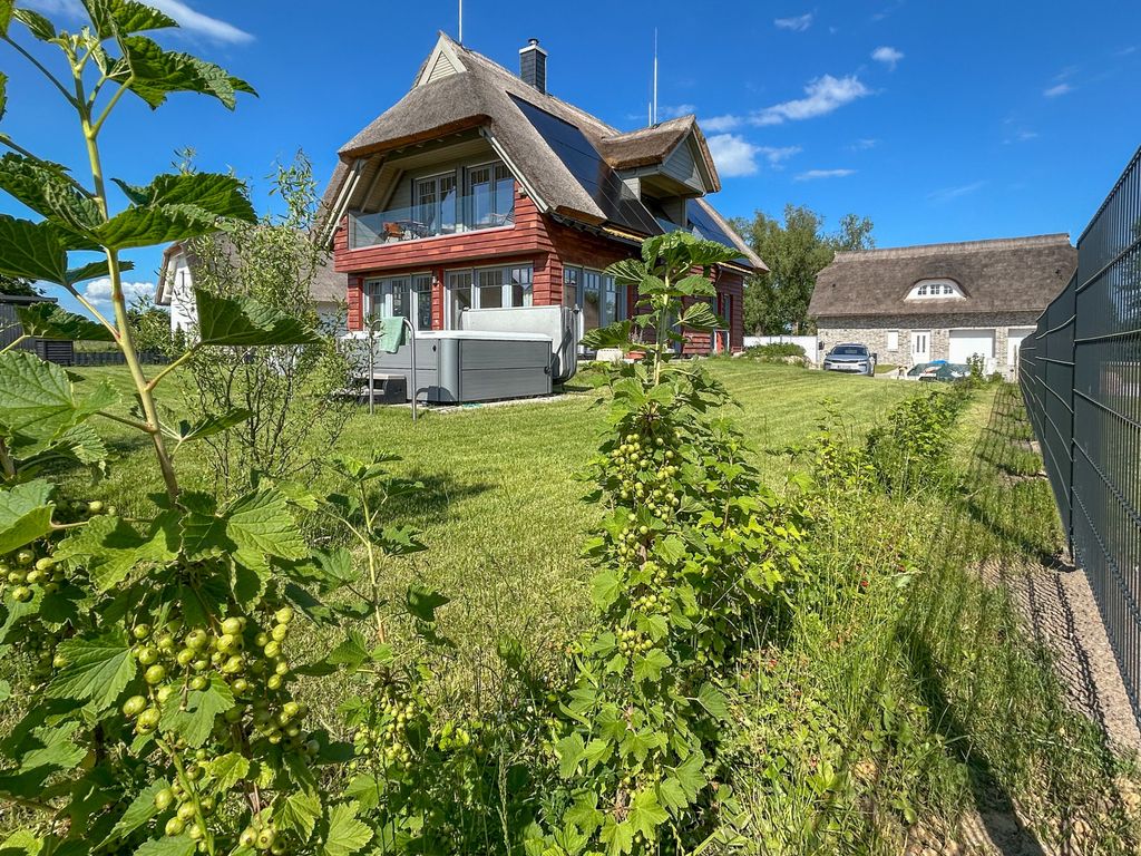 Rügen, Exklusives Luxus-Ferienhaus mit Whirlpool detail 1