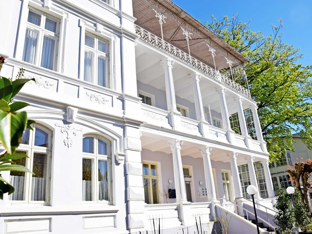 Appartementhaus Sellin in Stil der Bäderarchitektur detail 2