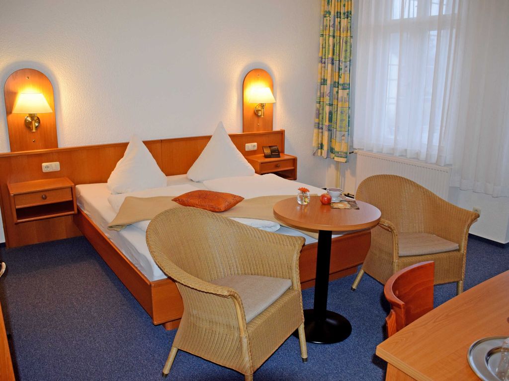 Doppelzimmer Balkon 13