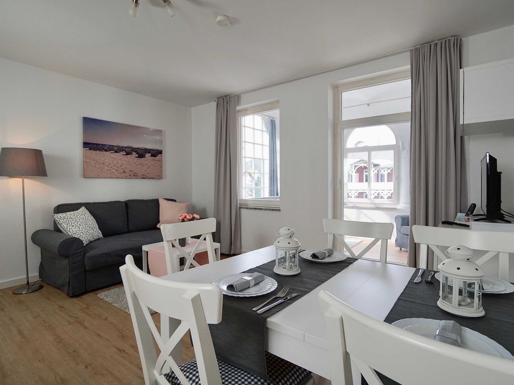 18 Ferienappartement Jasmund mit Balkon (H)