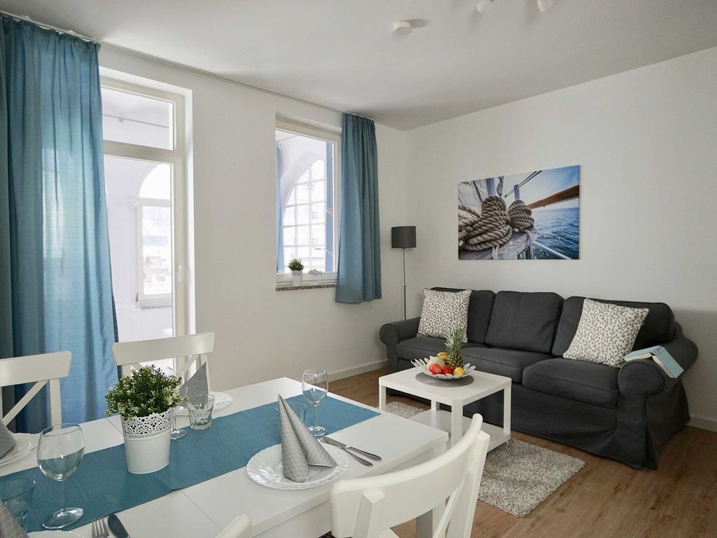 12 Ferienappartement Jasmund mit Balkon - Appartementhaus Haus Arkona detail 1
