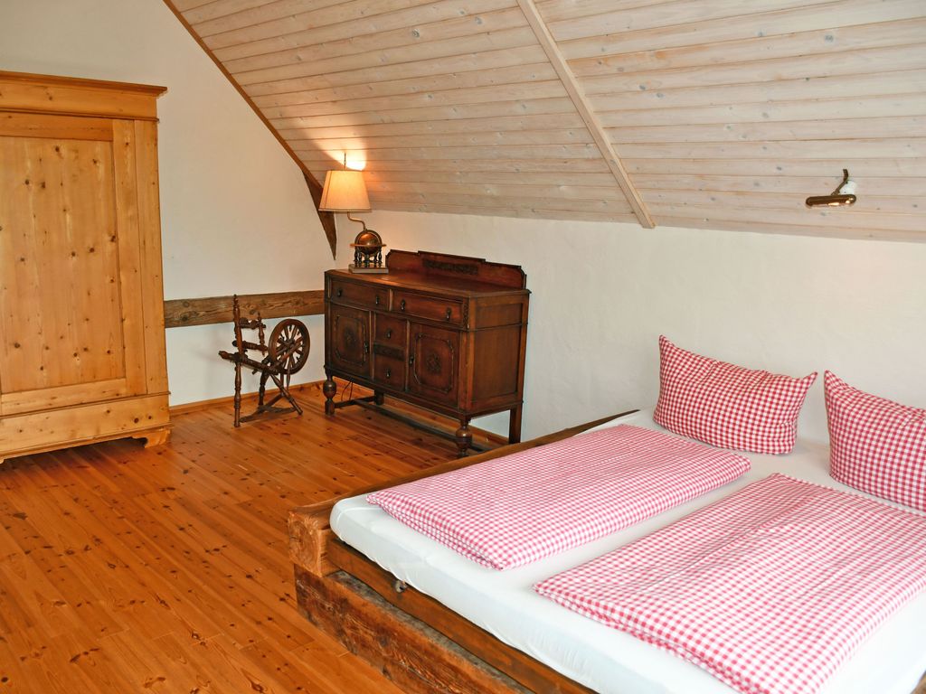 Ferienwohnung Alte Scheune mit mit Gartenterrasse - Ferienwohnungen im Süden von Rügen mit Sauna detail 1