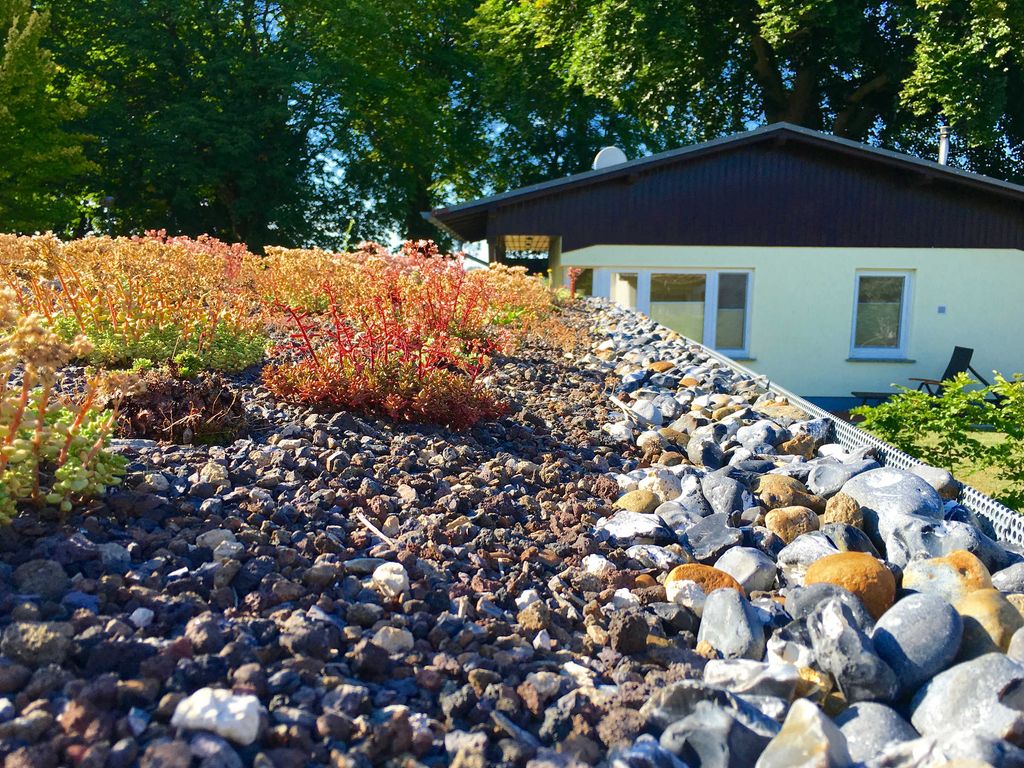 Ferienhaus Boddenhus - WLAN, 2 SZ, Garten - am Wasser detail 2