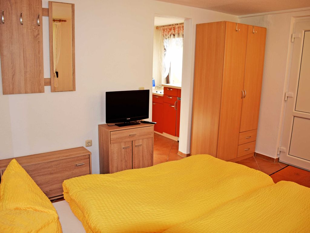 01 Ferienwohnung mit Terrasse - Ferienwohnungen mit Terrasse im Ostseebad Sellin detail 2