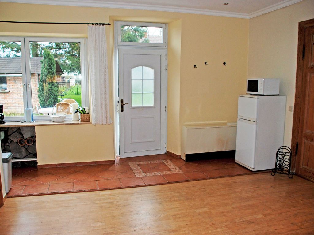 04 Ferienwohnung Jasmund mit Kamin - Ferienwohnungen im Gutshaus Gnies detail 2