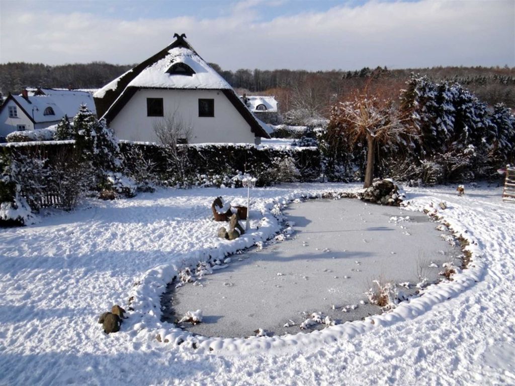 Land FeWo am Teich- Reet gedeckt/Ostseenah /bei Binz