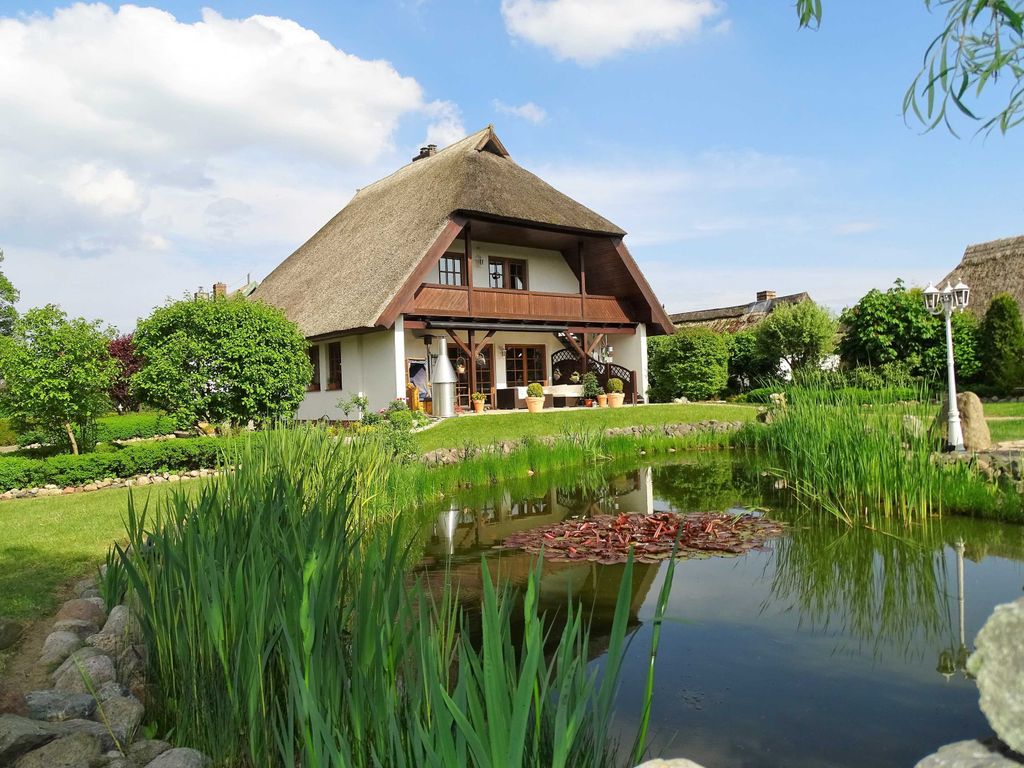 Land FeWo am Teich- Reet gedeckt/Ostseenah /bei Binz