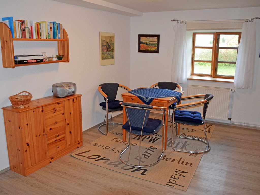 große Ferienwohnung mit Gartenblick und Terrasse (A) - Ferienwohnungen in Groß Zicker auf der Insel Rügen detail 1