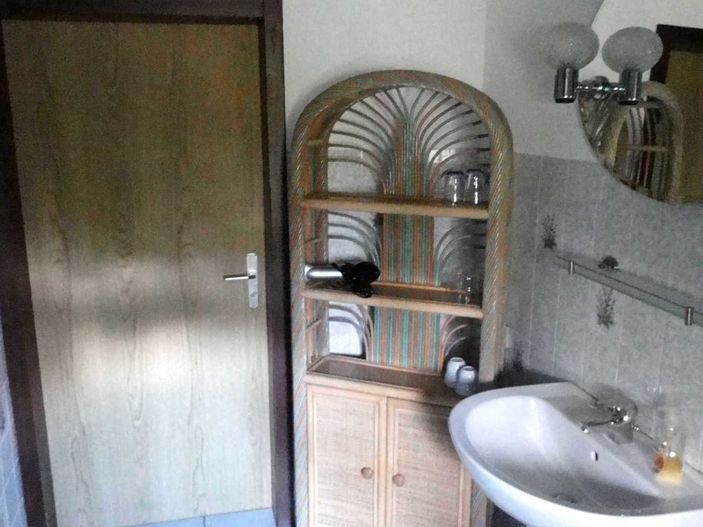 Doppelzimmer 30 m² (Gemeinschaftsbad) - Reetdachhaus Landhaus Ulrich detail 3