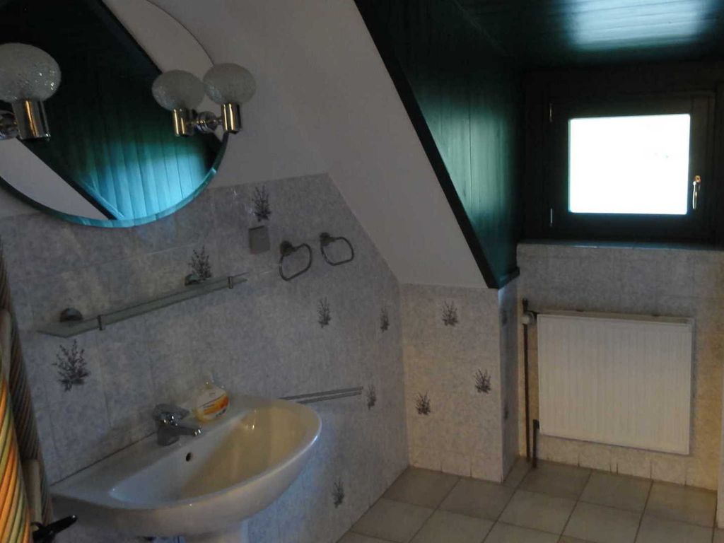 Doppelzimmer 15 m² (Gemeinschaftsbad) - Reetdachhaus Landhaus Ulrich detail 1
