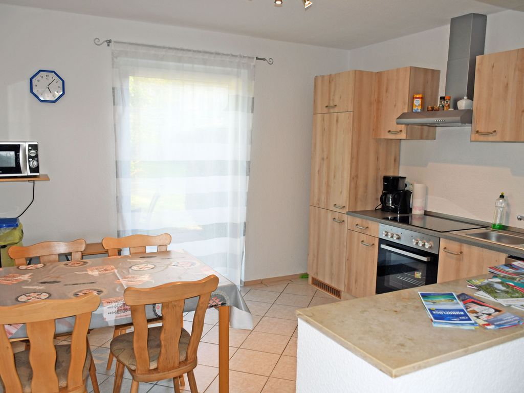 01 Ferienappartement Sehlen mit Terrasse (6 Betten) - Ferienappartements auf Rügen mit Terrasse detail 4