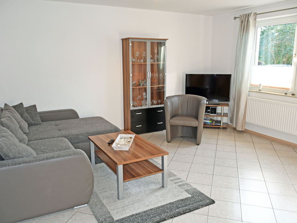 01 Ferienappartement Sehlen mit Terrasse (6 Betten) - Ferienappartements auf Rügen mit Terrasse detail 3
