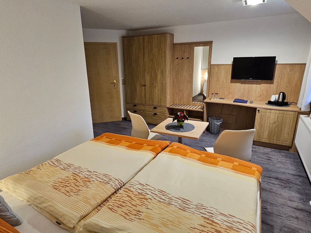 06 Doppelzimmer inkl. Frühstück - Pension mit Frühstück im Ostseebad Sellin detail 1