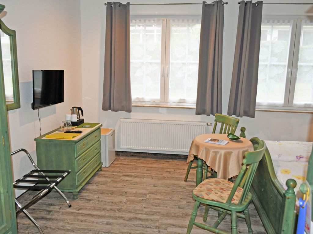 02 Doppelzimmer inkl. Frühstück - Pension mit Frühstück im Ostseebad Sellin detail 2