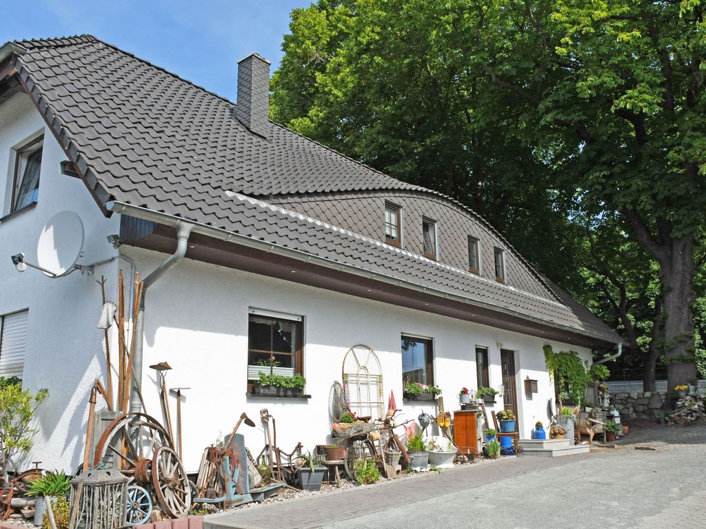 Ferienwohnungen Sellin mit Seeblick detail 1