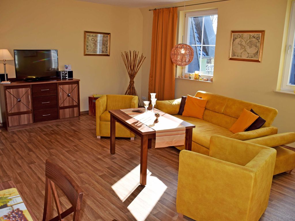Ferienappartement Sonnenstrahl mit Sauna und Balkon - Gutshaus-Appartem. mit Kamin, Außenpool und tlw. Sauna***** detail 4