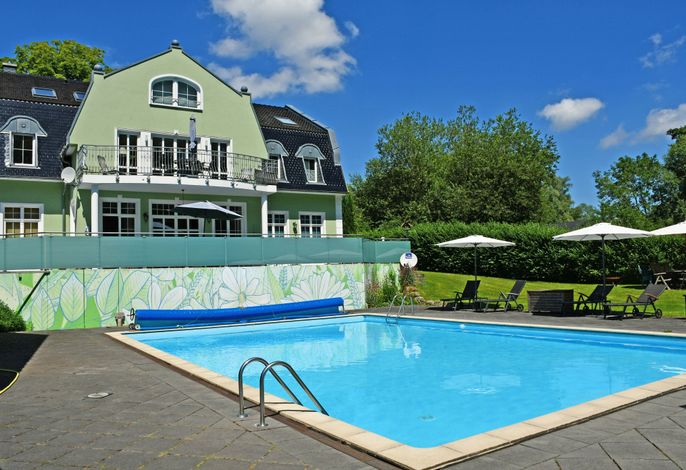 Gutshaus-Appartem. mit Kamin, Außenpool und tlw. Sauna*****