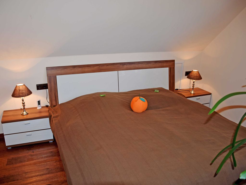 Ferienhaus Regenbogen mit Kamin und Terrasse - Gutshaus-Appartem. mit Kamin, Außenpool und tlw. Sauna***** detail 4