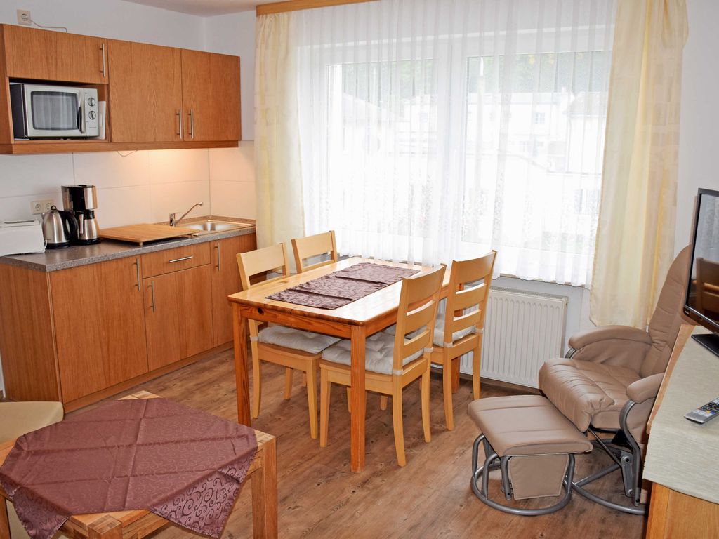 Ferienappartement 01 - Pension/Ferienwohnungen im Ostseebad Sellin detail 2