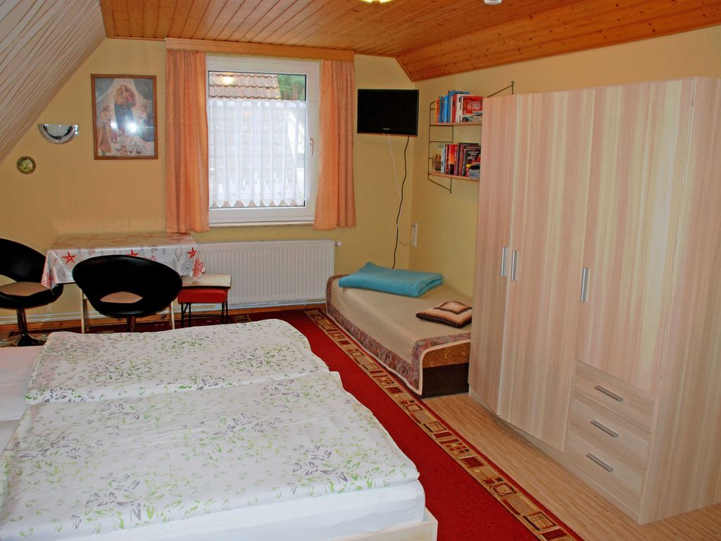 Ferienwohnung mit Terrasse OG - Ferienwohnungen im Ostseebad Baabe detail 2