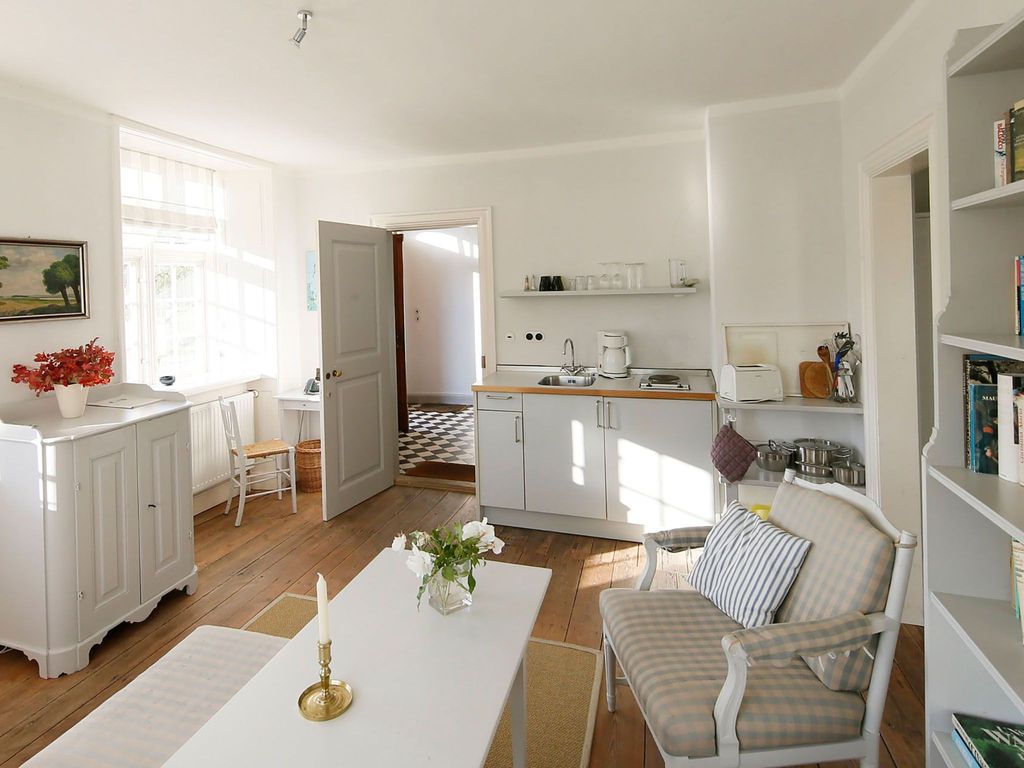 Herrenhaus - rechter Seitenflügel - Wohnung 1 - Gutsanlage Boldevitz detail 1