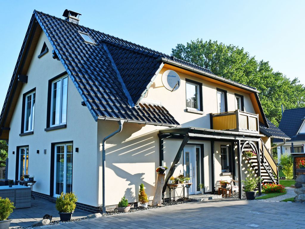 Ferienwohnungen zur Granitz mit Terrasse detail 2