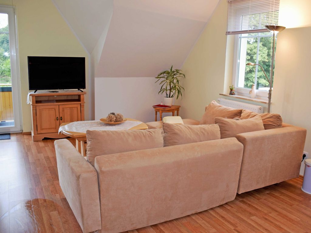 01 Ferienappartement zur Granitz mit Balkon - Ferienwohnungen zur Granitz mit Terrasse detail 1