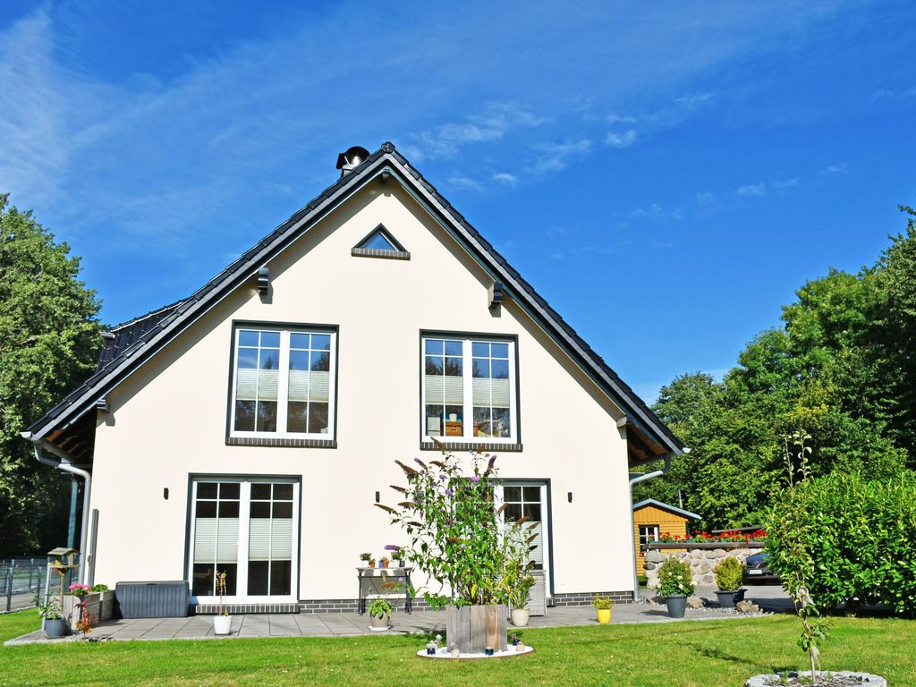Ferienwohnungen zur Granitz mit Terrasse detail 4