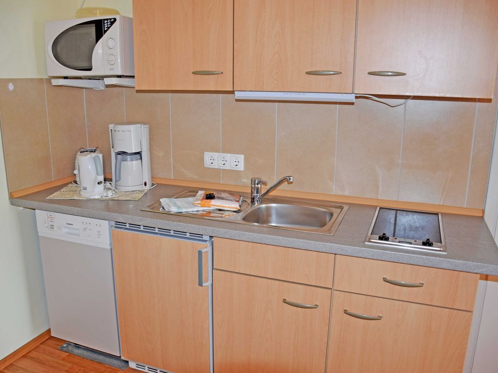 02 Ferienappartement zur Granitz mit Balkon - Ferienwohnungen zur Granitz mit Terrasse detail 4