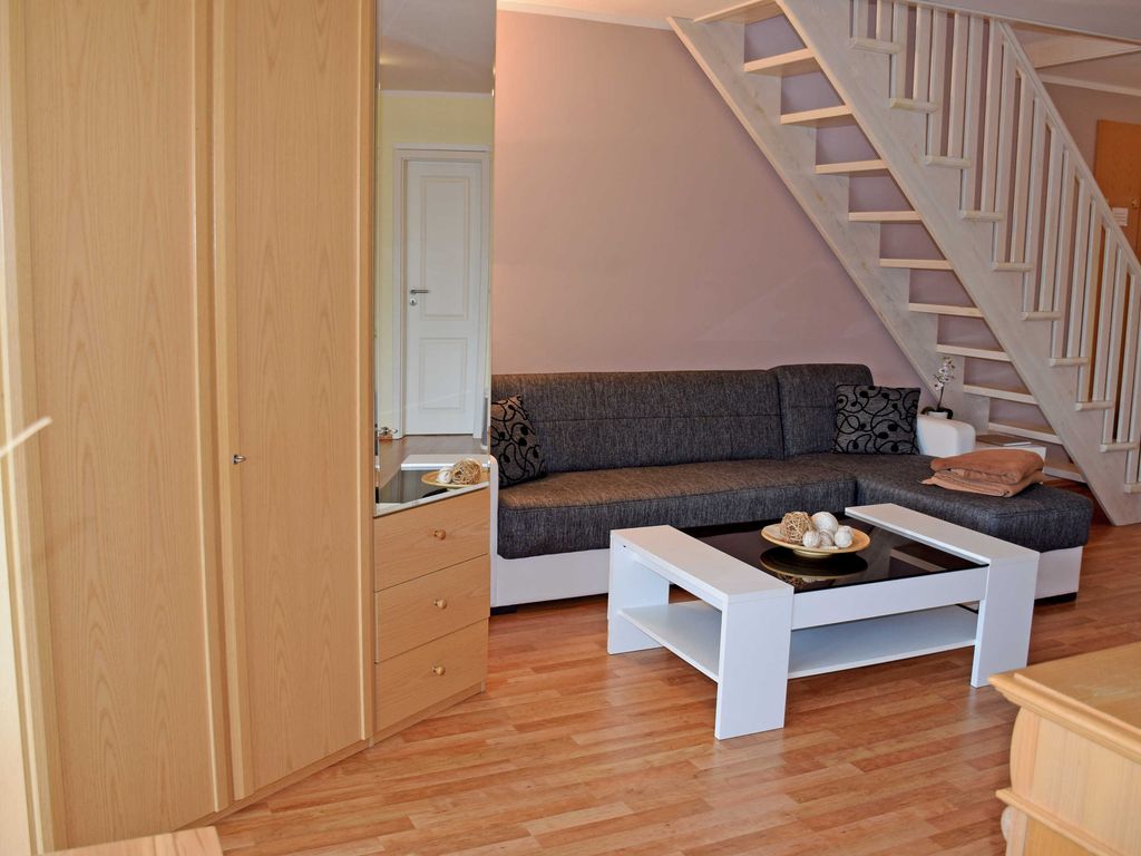 02 Ferienappartement zur Granitz mit Balkon - Ferienwohnungen zur Granitz mit Terrasse detail 2