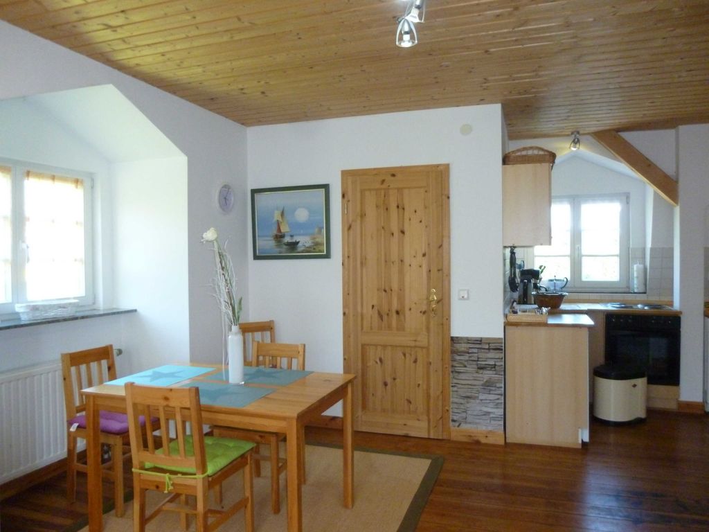 Ferienwohnung Gesindezimmer - Herrenhaus Poppelvitz detail 1
