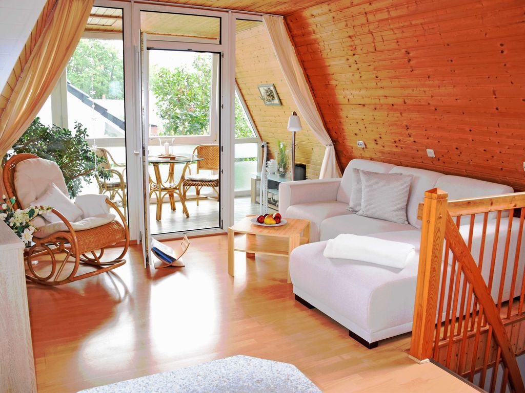 Ferienwohnung Gartenseite - Ferienhaus im Ostseebad Baabe mit Seeblick detail 2