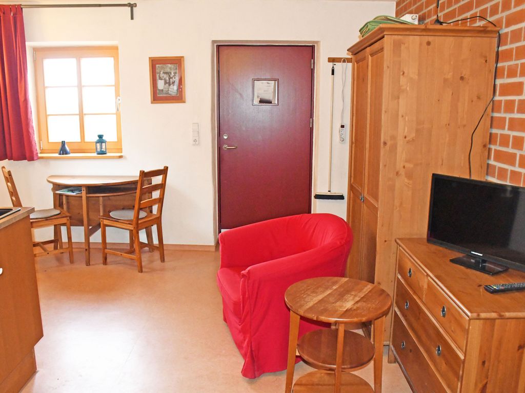 02 Ferienwohnung Schlüsselblume mit Seeblick - Haus am Höft in Gager mit Seeblick und Sauna detail 1