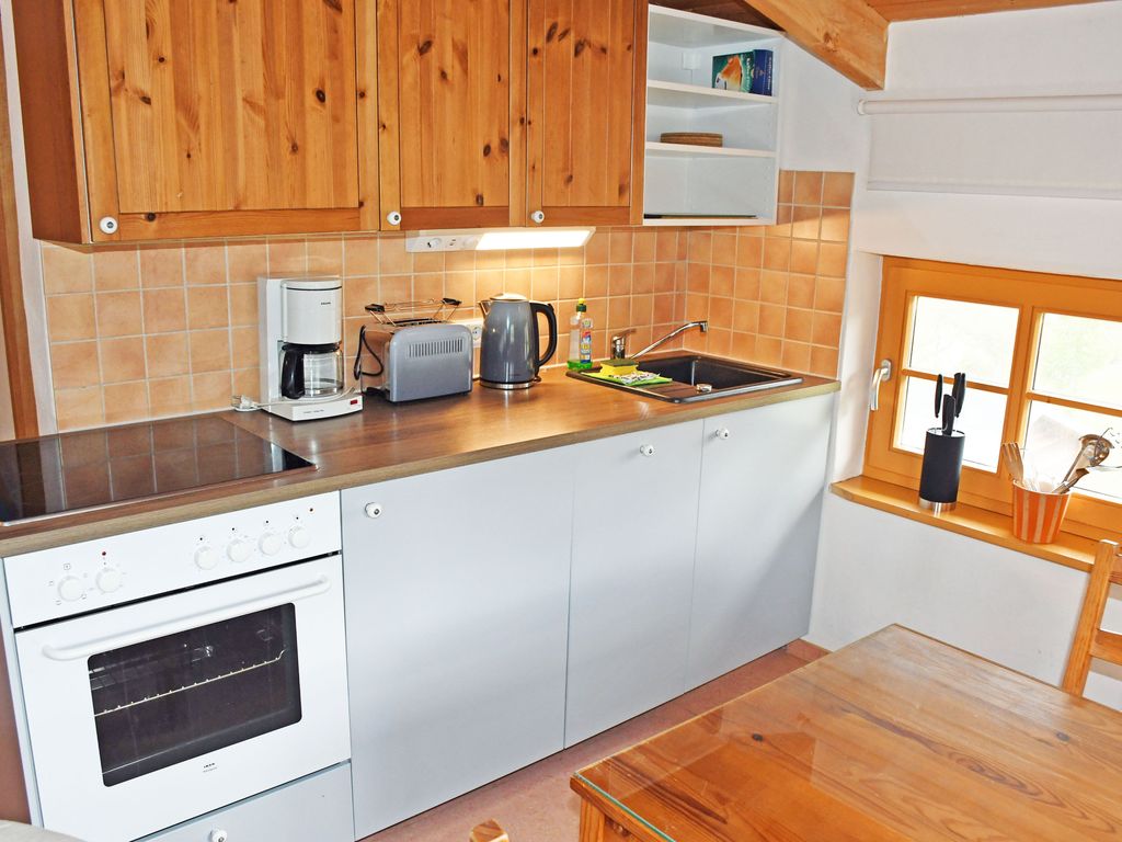 05 Ferienwohnung Leberblümchen - Haus am Höft in Gager mit Seeblick und Sauna detail 3