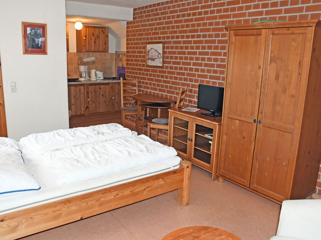 01 Ferienwohnung Gänseblümchen mit Seeblick - Haus am Höft in Gager mit Seeblick und Sauna detail 2