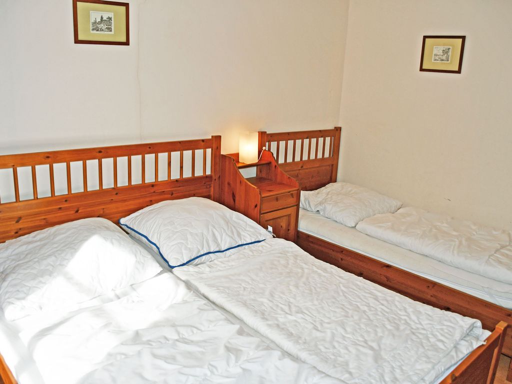 03 Ferienwohnung Wildrose - Haus am Höft in Gager mit Seeblick und Sauna detail 4