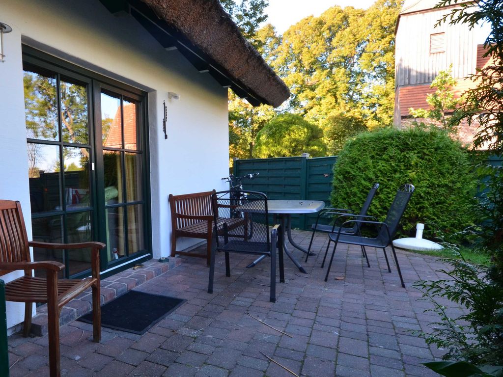 17b Kirchhaus 5 Pers. linke Ecke vorne - Reethäuser 17 / Fam. Kröning detail 4