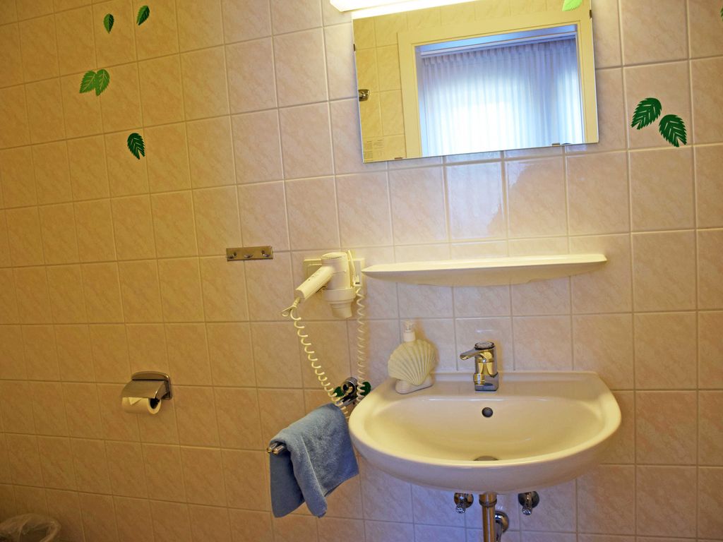 10 Doppelzimmer B - Das kleine Hotel auf Mönchgut! detail 4