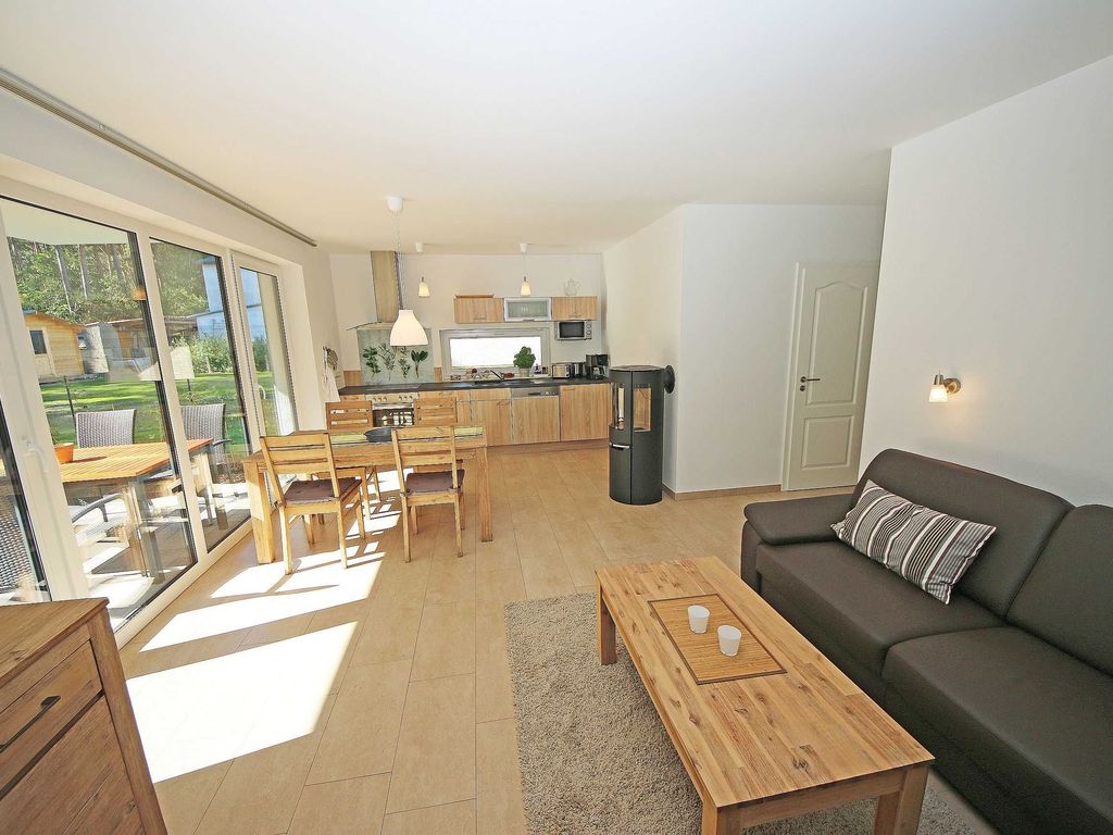Ferienhaus Igelbau Whg. 01 mit Terrasse - MR: Ferienhaus Igelbau mit 2 komfortablen Ferienwohnungen detail 1