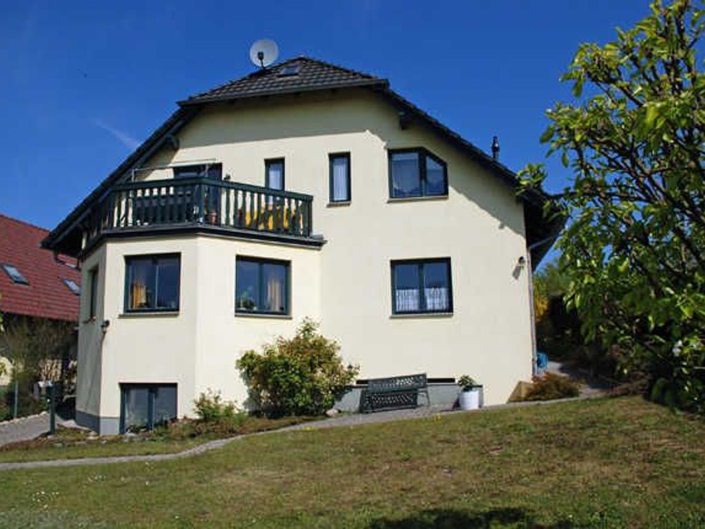 großes Ferienhaus mit Terrasse am Granitzwald