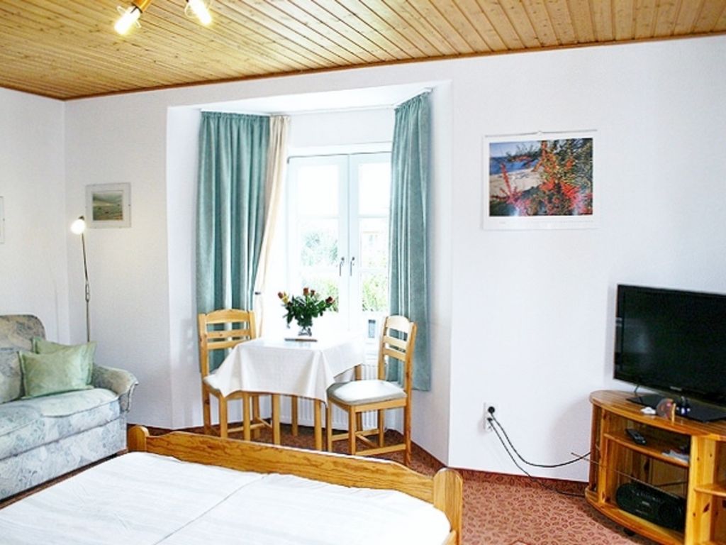 1 Raum (45054)west