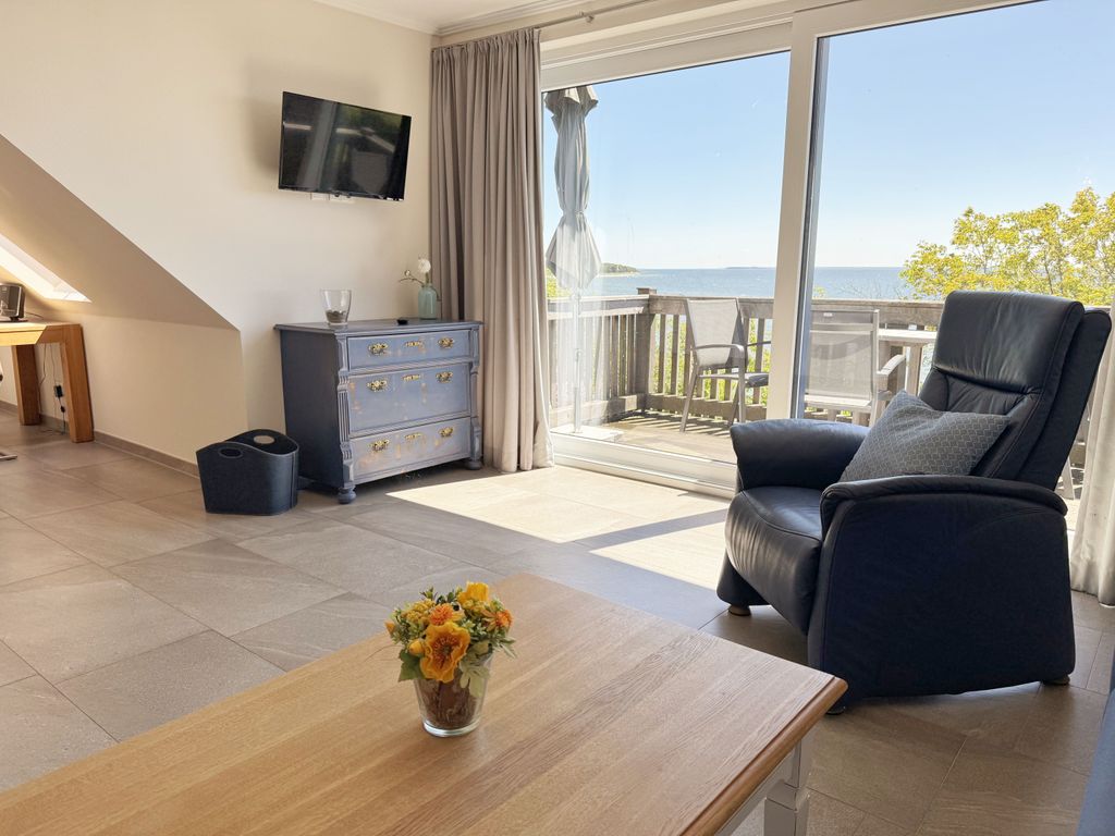 Ferienwohnung 04 mit Südbalkon und Meerblick
