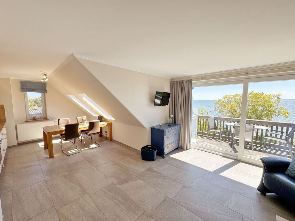 Ferienwohnung 04 mit Südbalkon und Meerblick - P: Zollhaus Klein Zicker - exklusive Wohnungen mit Meerblick detail 1