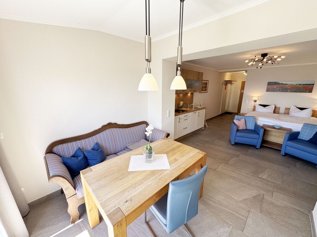 Ferienwohnung 02 mit Südterrasse und Meerblick - P: Zollhaus Klein Zicker - exklusive Wohnungen mit Meerblick detail 4