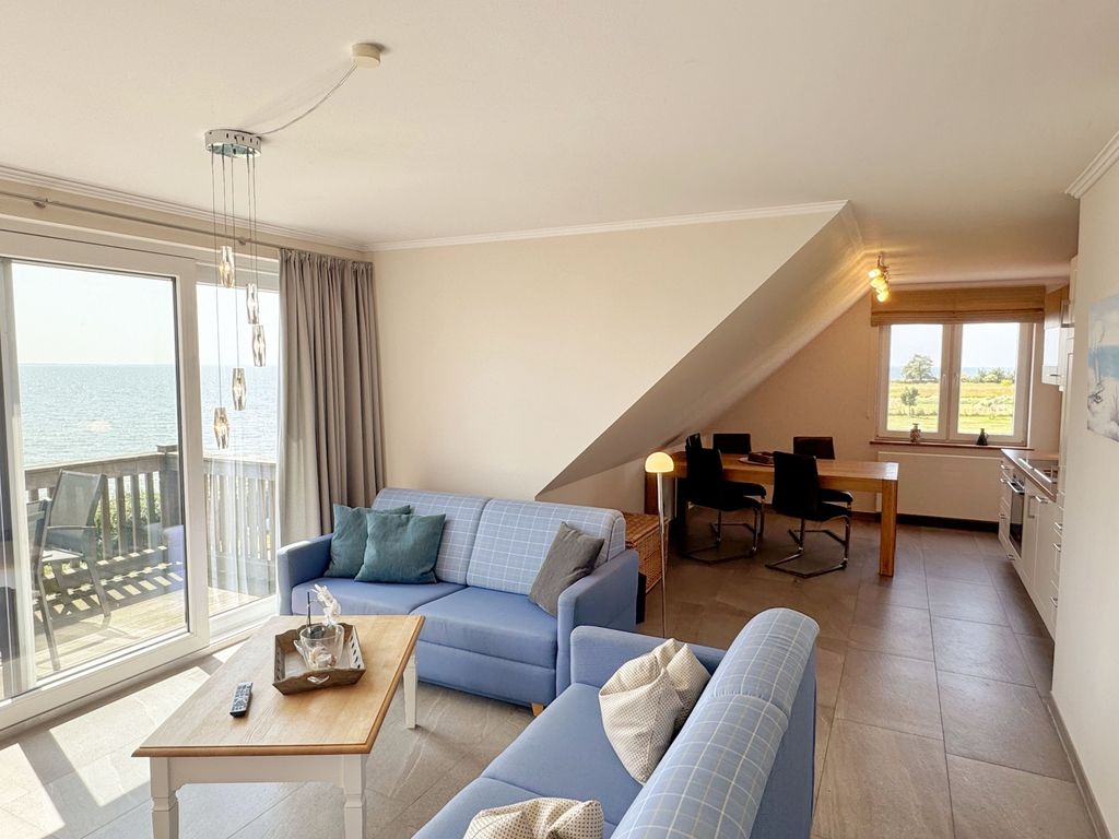 Ferienwohnung 05 mit Südbalkon und Meerblick - P: Zollhaus Klein Zicker - exklusive Wohnungen mit Meerblick detail 1